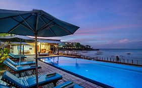 D'Muncuk Huts Lembongan