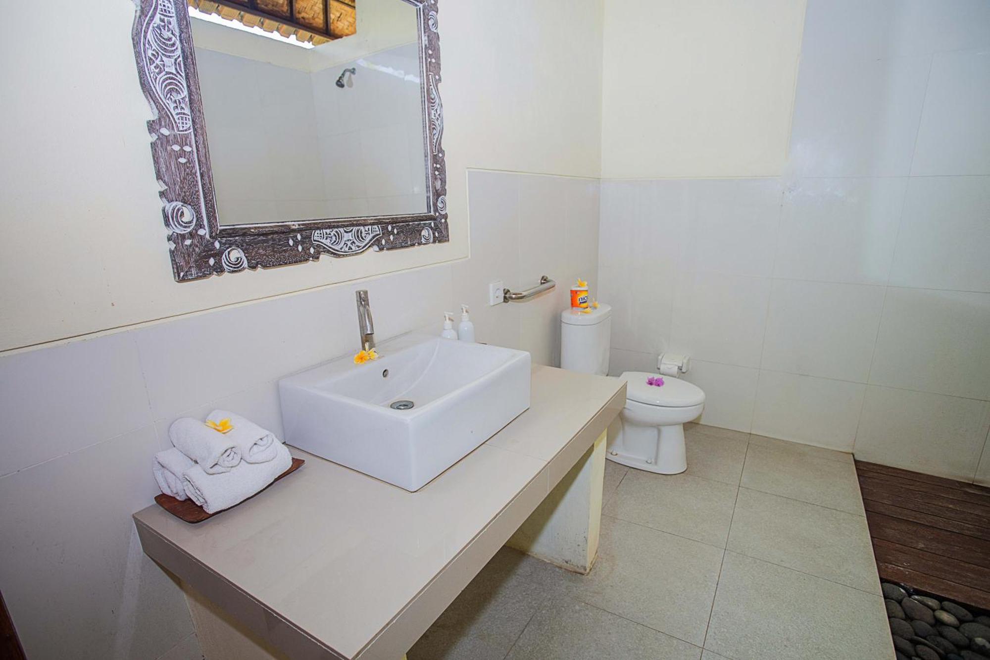 D'Muncuk Huts Lembongan Hotel Exterior photo