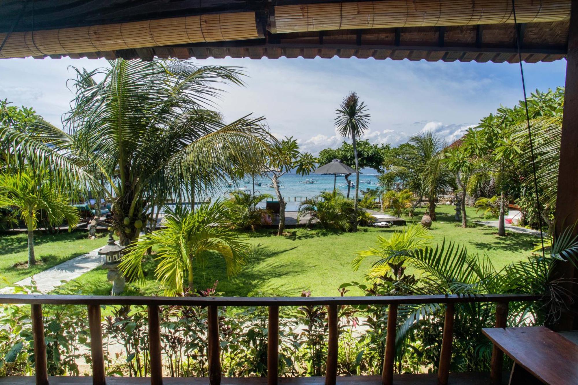 D'Muncuk Huts Lembongan Hotel Exterior photo