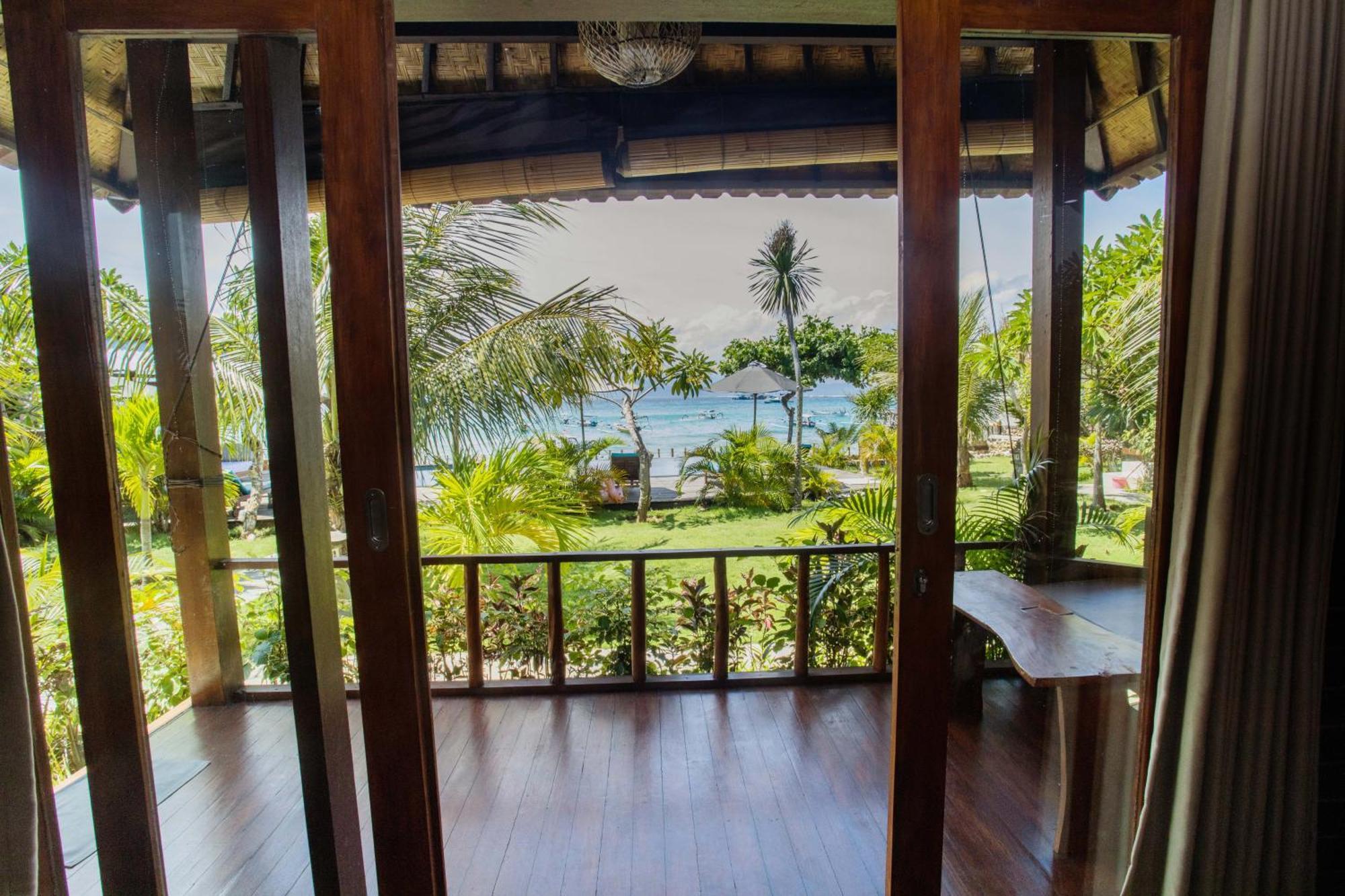 D'Muncuk Huts Lembongan Hotel Exterior photo