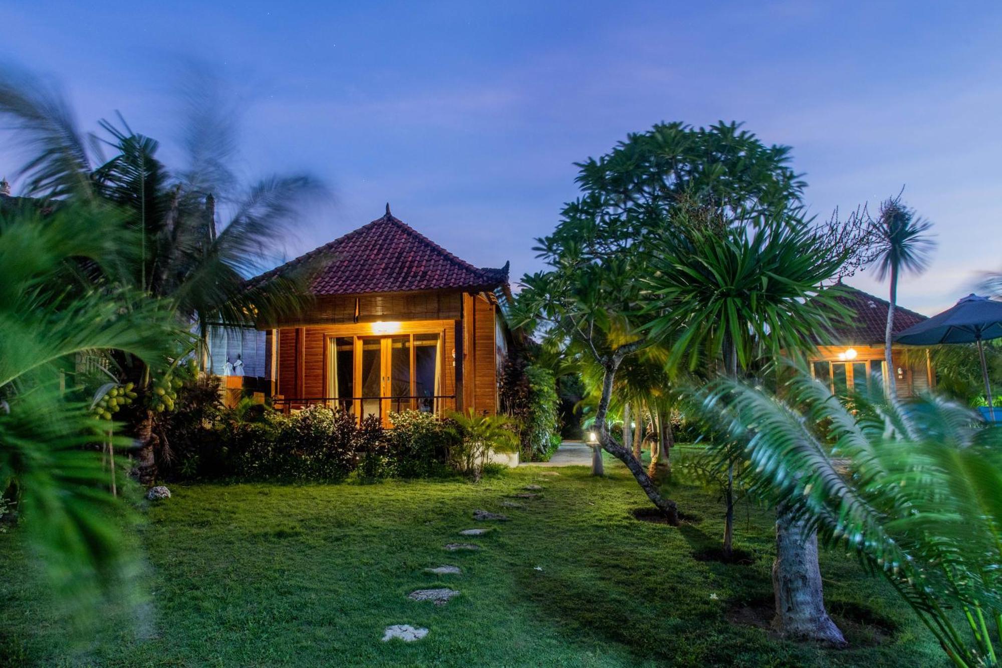 D'Muncuk Huts Lembongan Hotel Exterior photo