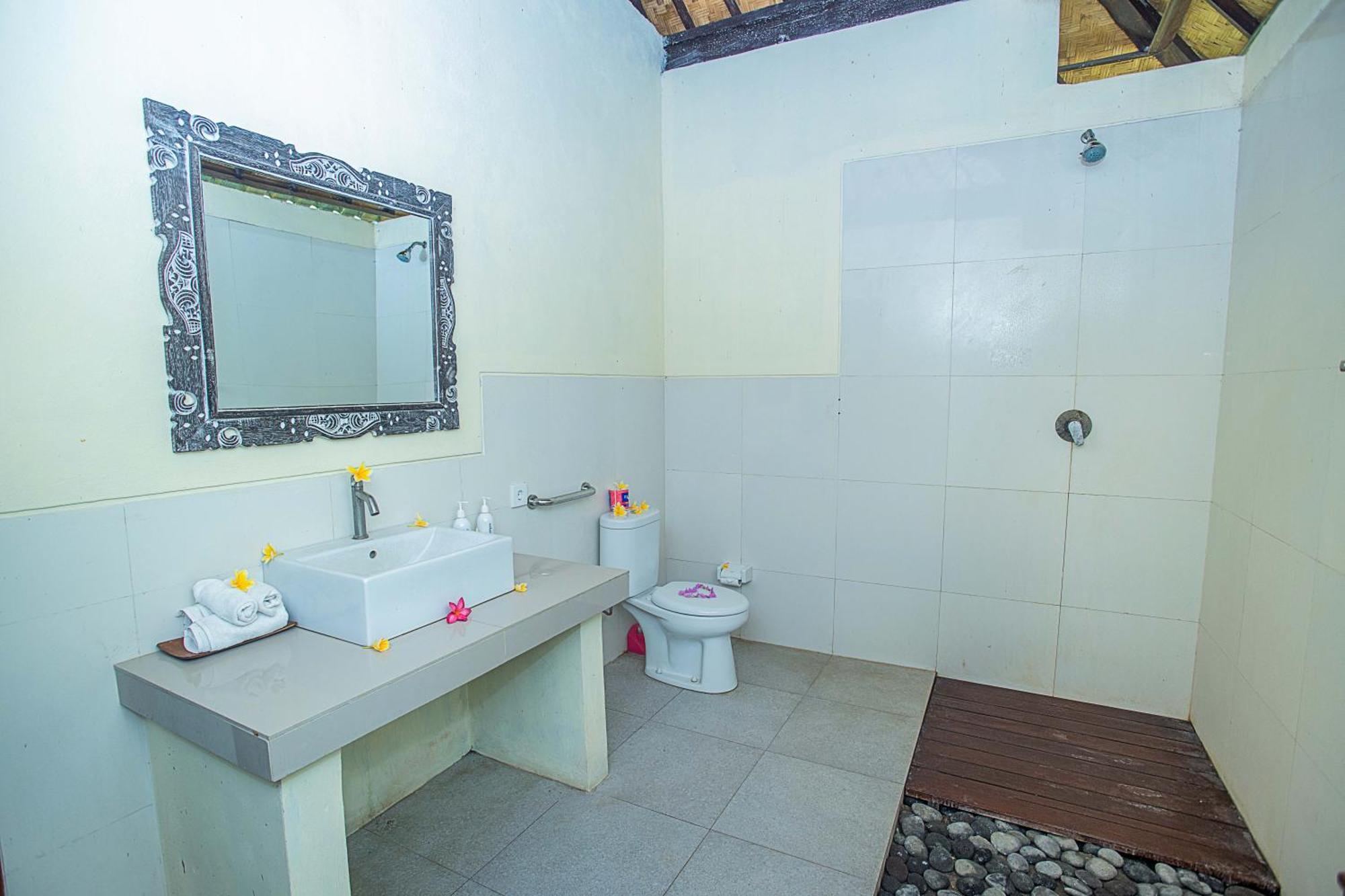 D'Muncuk Huts Lembongan Hotel Exterior photo