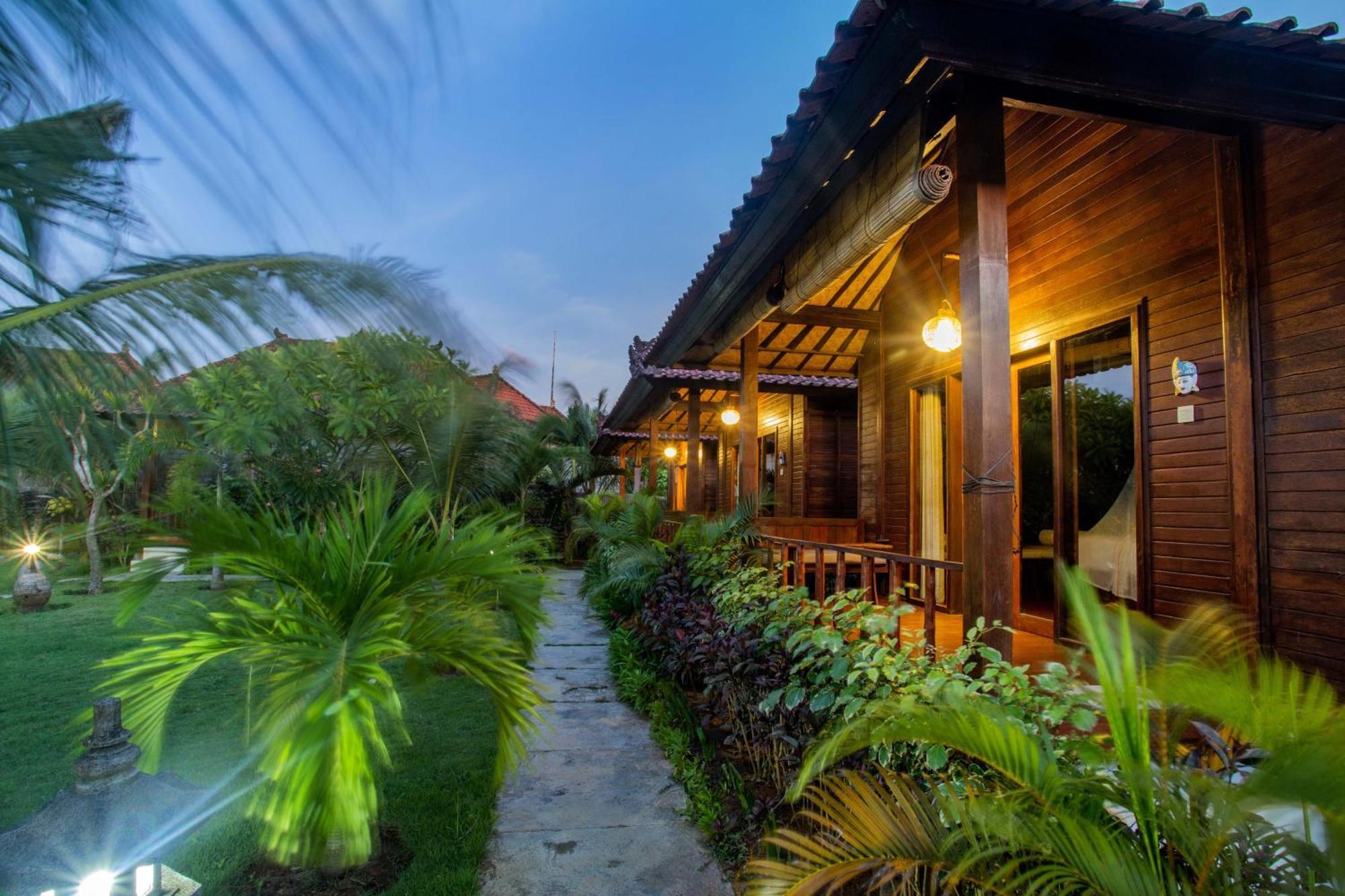 D'Muncuk Huts Lembongan Hotel Exterior photo