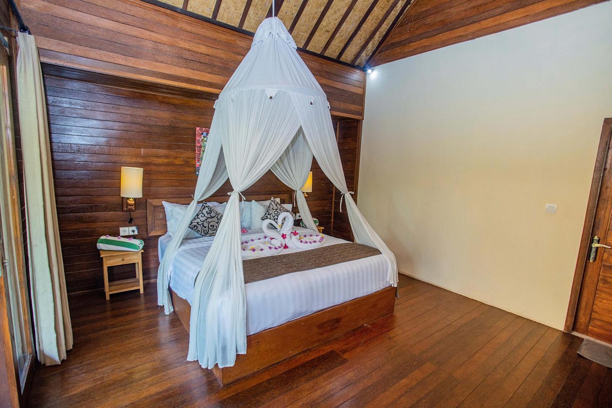 D'Muncuk Huts Lembongan Hotel Exterior photo