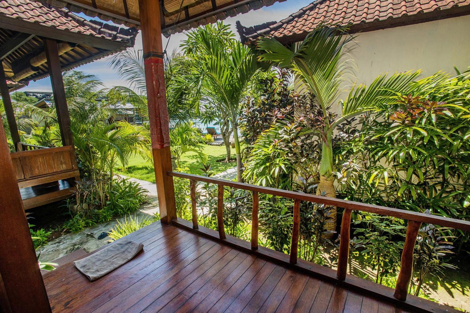 D'Muncuk Huts Lembongan Hotel Exterior photo